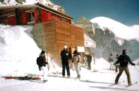 Kl.Matterhorn Gondola Station 3820 m